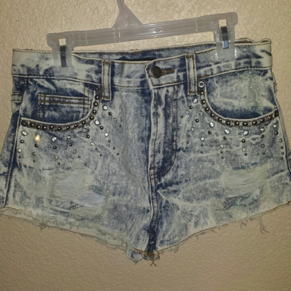 High waisted acid washed shorts