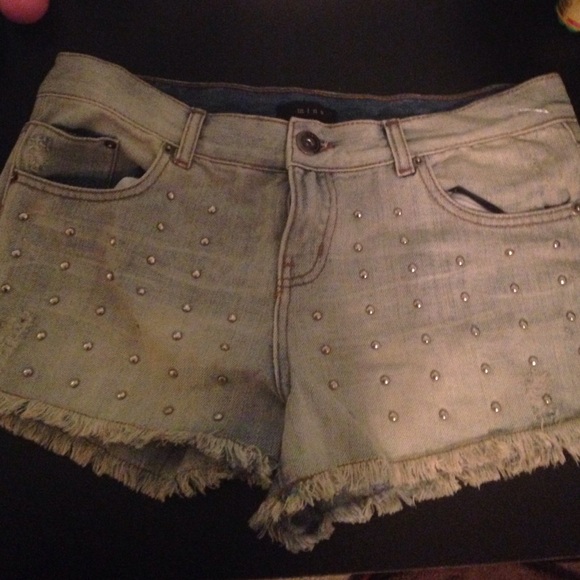 STUDDED SHORTS