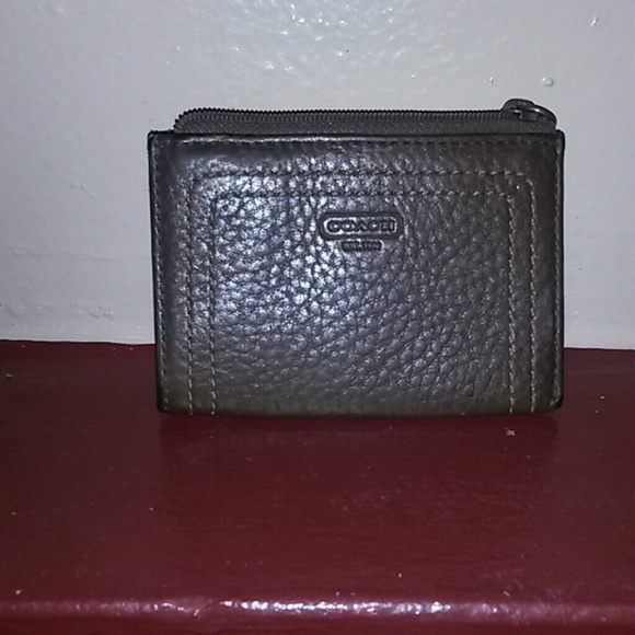 100 % authentic coach change purse