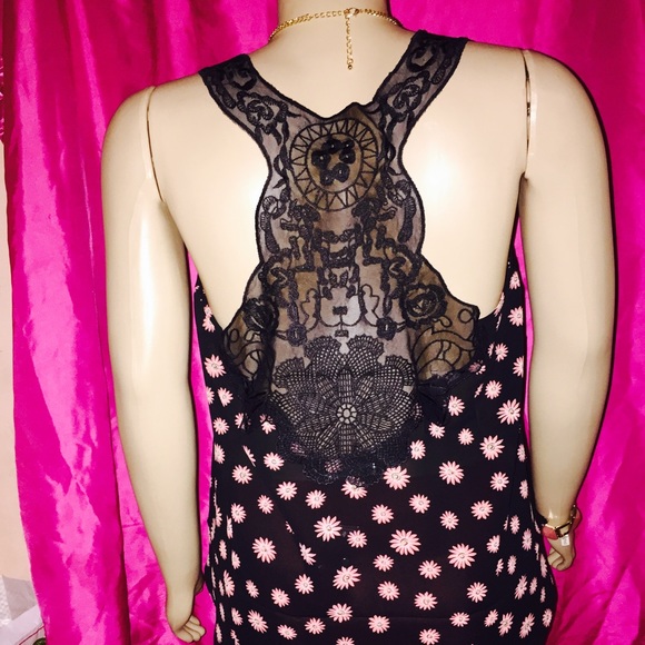 Floral summer top! - Picture 2 of 2