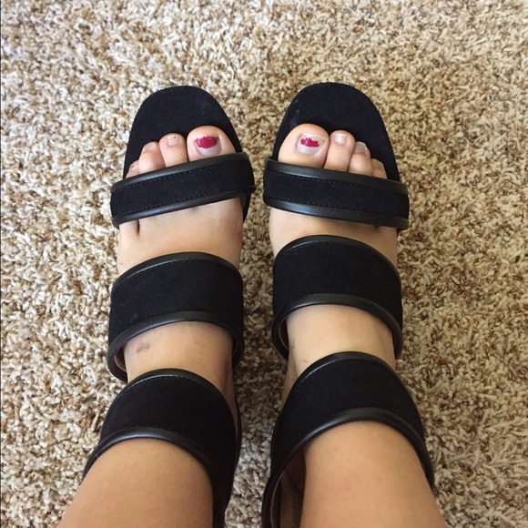 Report Sig Pammy Wide-Strap Heel - Picture 4 of 4