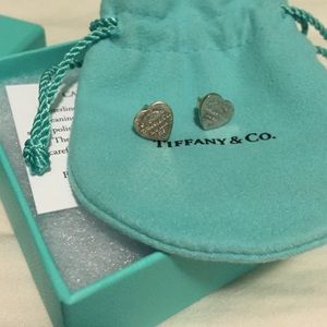 Return to Tiffany earrings