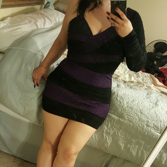 Dress - Picture 1 of 4