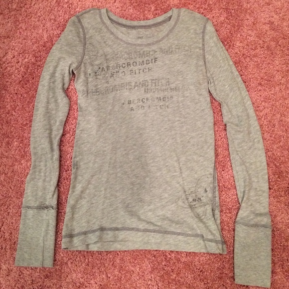 Abercrombie Grey Long Sleeve Graphic Tee - Picture 1 of 2