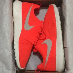 Nike Roshes Run