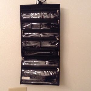 Travel case for jewelry