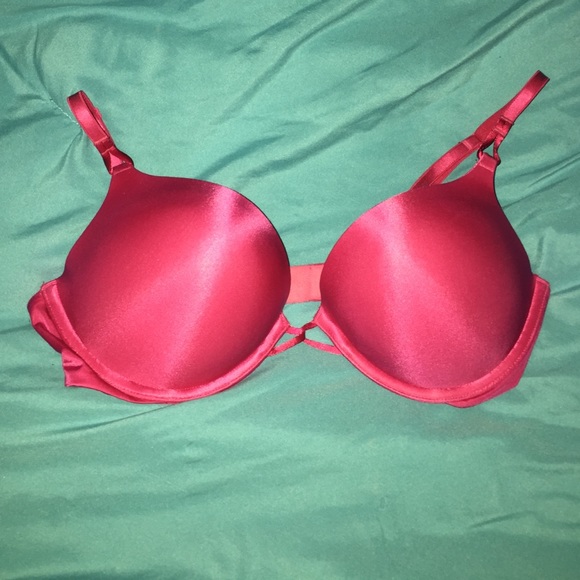 SOLD ON Ⓜ️Victoria secret 34C bombshell bra