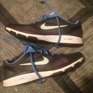 Like new nike air dry running shoes size 8 1/2
