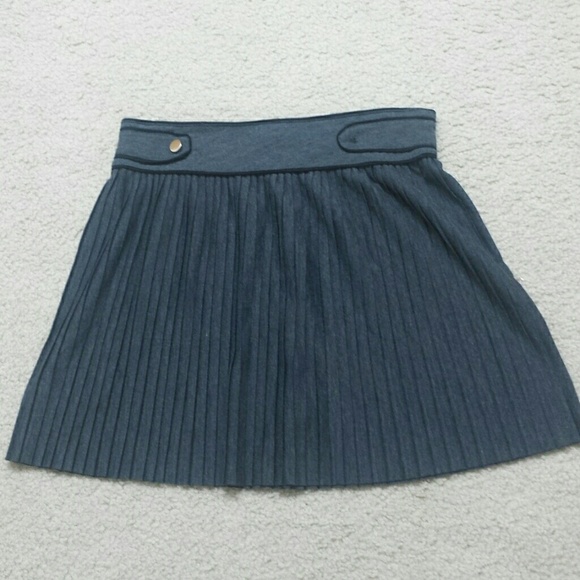 Grey skirt