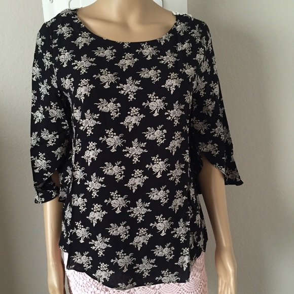 OPAL black and white crochet back top - Picture 2 of 4