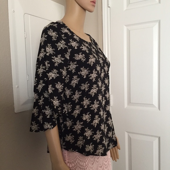 OPAL black and white crochet back top - Picture 4 of 4