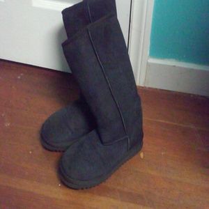 Black ugg-style boots