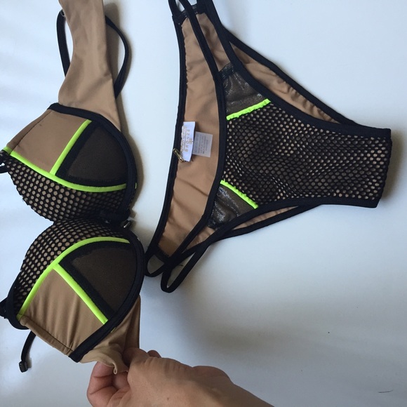 Beach bunny high voltage swimsuit Sz XS - Picture 3 of 5