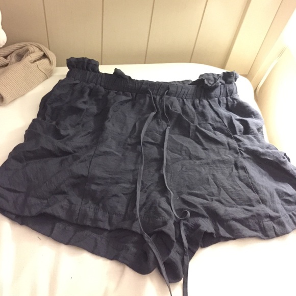 Paperbag highwaisted silky shorts