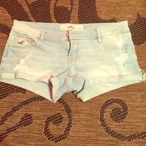 Cute short shorts.