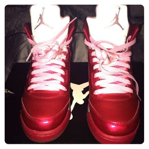 BUNDLE DEAL  Air Jordan 5 retros & red sweatshirt.