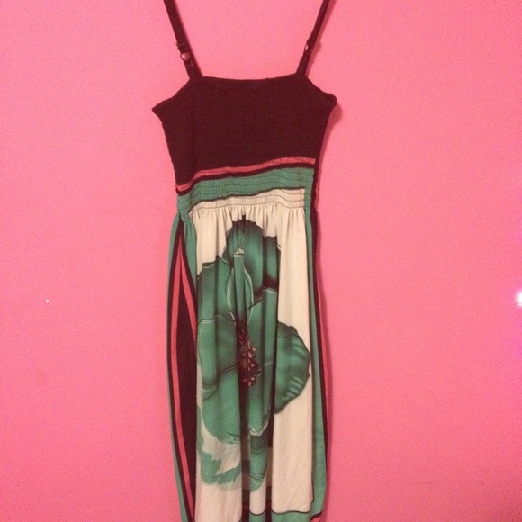 Dress with flower (one size fits all)