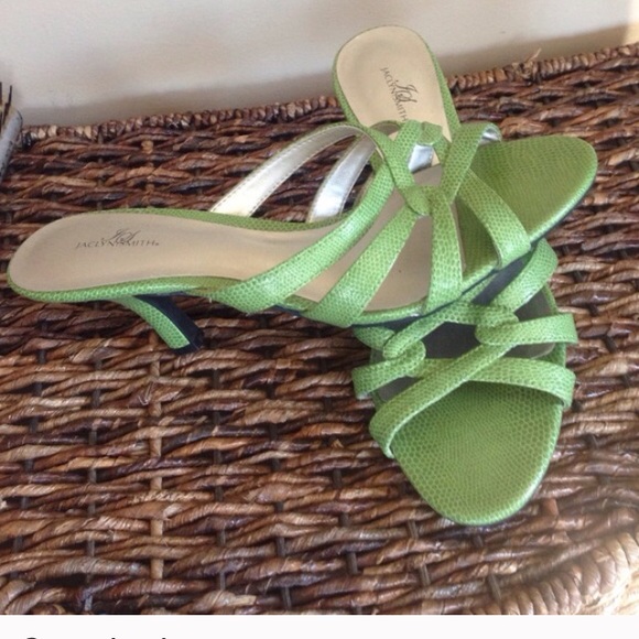 Green heels size 8.5 NEW