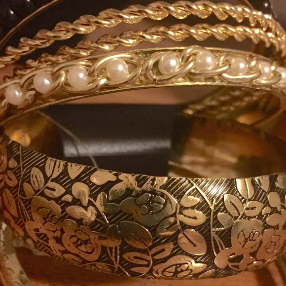 NEW Fashion Jewelry Gold Tone Bangle Set 6 Bracelets - Picture 2 of 5