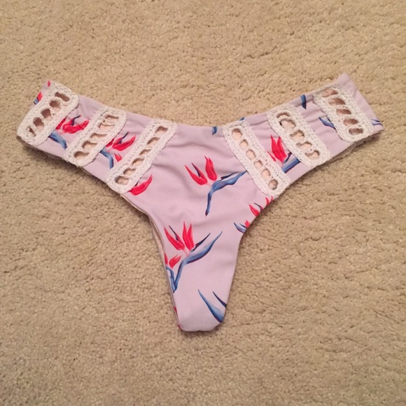 2015 Acacia chuns bottom // bird of paradise