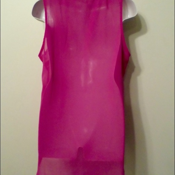 **SOLD**** Bow Tie Button Tank - Picture 4 of 4