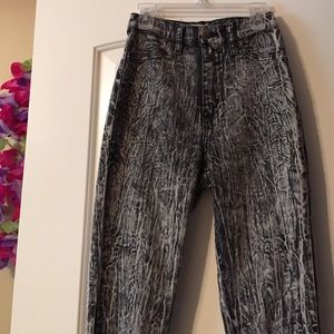 High waisted acid washed jeans 👖