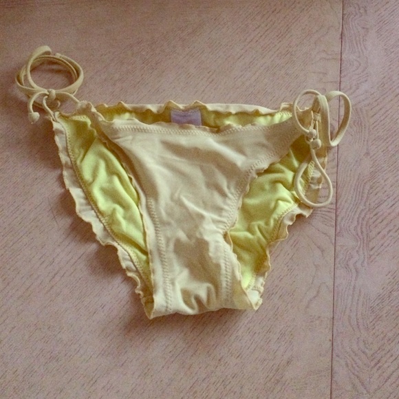 Scalloped bikini bottoms