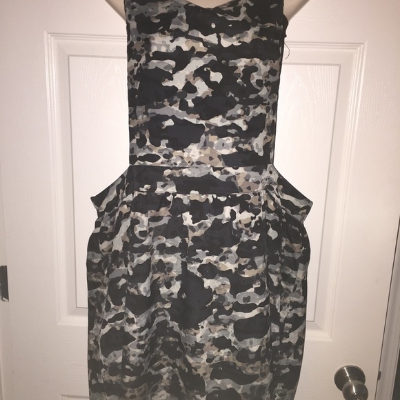 ‼️SOLD‼️💟💟Forever 21 Black Camouflage  Dress💟💟 - Picture 2 of 4