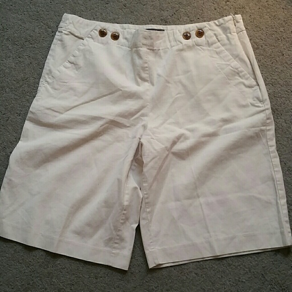 Corduroy tan shorts - Picture 1 of 3