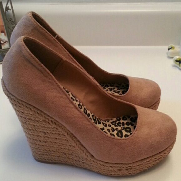 Tan wedges