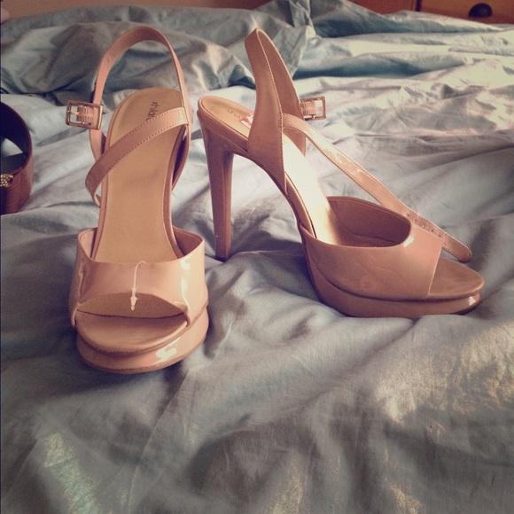 Nude heels 🎈final discount!!🎈