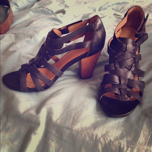 Clarke wood heel sandals