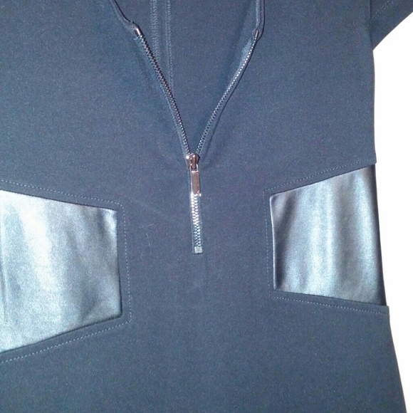Black Cache Tunic with Zipper - Picture 2 of 3