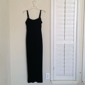 formal long black sleeveless velvet tank top gown