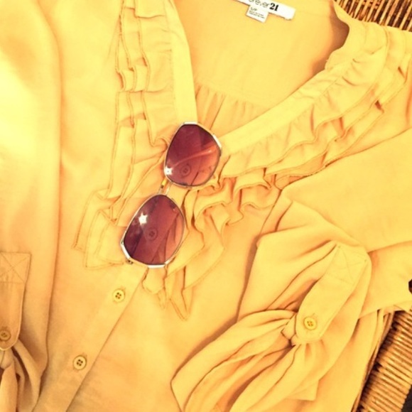 Forever 21 Tops - 🎉HP🎉 [Forever 21] Yellow ruffle top