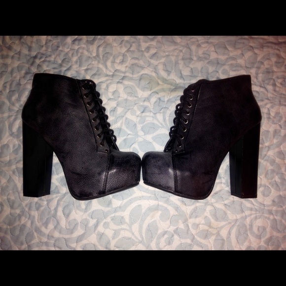 Distressed style Boots✨🙆🏻