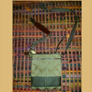 Authentic Coach crossover swing bag