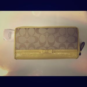 Coach Signature Wallet