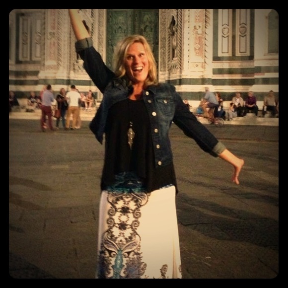 White and pattern maxi skirt