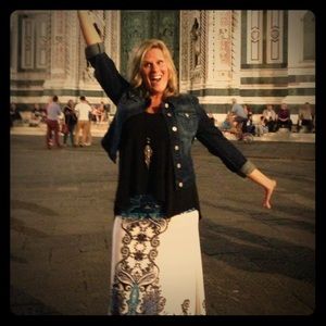 White and pattern maxi skirt