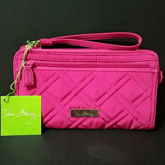 Vera Bradley Clutches & Wallets - WRISTLET WALLET VERA BRADLEY . (GREAT PRICE!)