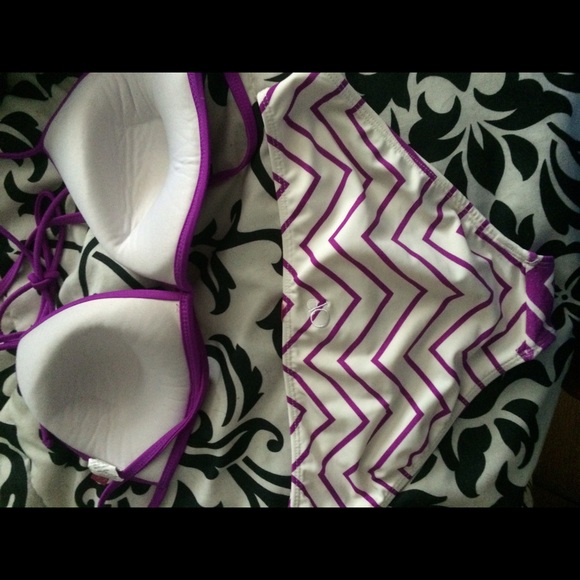 Bathing suit - Picture 2 of 2