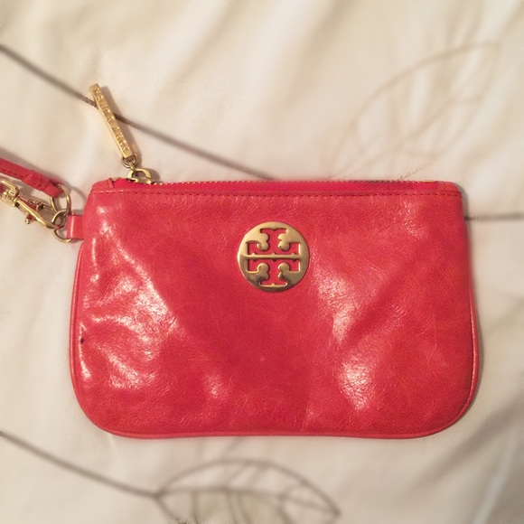 🚫 SOLD Tory Burch wristlet - Picture 1 of 4