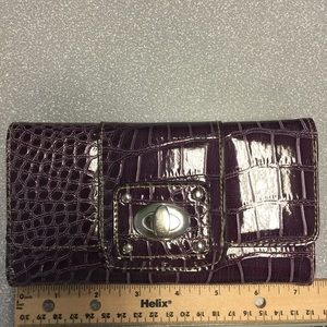 Wallet w/built in checkbook holder