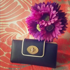 ♠️Turnlock Stacy Hampton Road Wallet