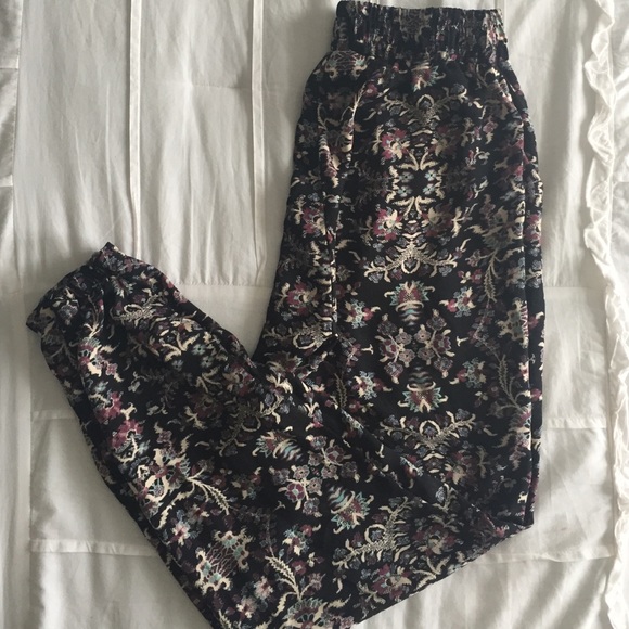 🌸 Loose Pants 🌸