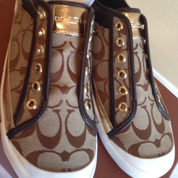 🚫Sold🚫Coach sneakers sz 8.5 - Picture 2 of 4