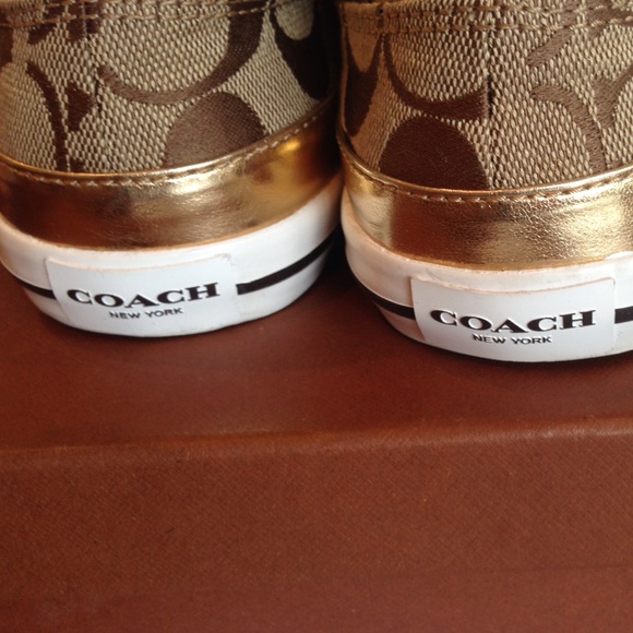 🚫Sold🚫Coach sneakers sz 8.5 - Picture 3 of 4