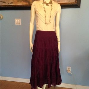 Liz Claiborne Boho skirt w/ decorative trim.