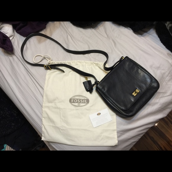 AUTHENTIC fossil purse